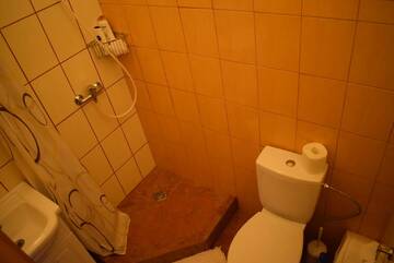 Фото номера Дом с 4 спальнями Загородные дома Kaimo turizmo sodyba Geras г. Leliūnai 18